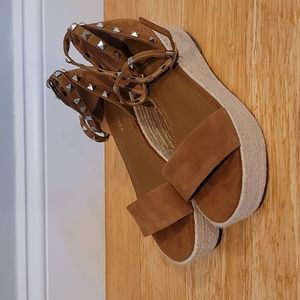 NWOT Marc Fisher woven platform sandals